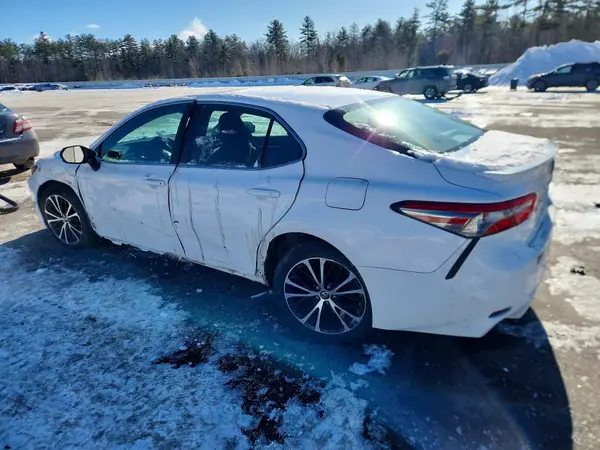4T1B11HK5JU551984 2018 TOYOTA CAMRY - Image 2