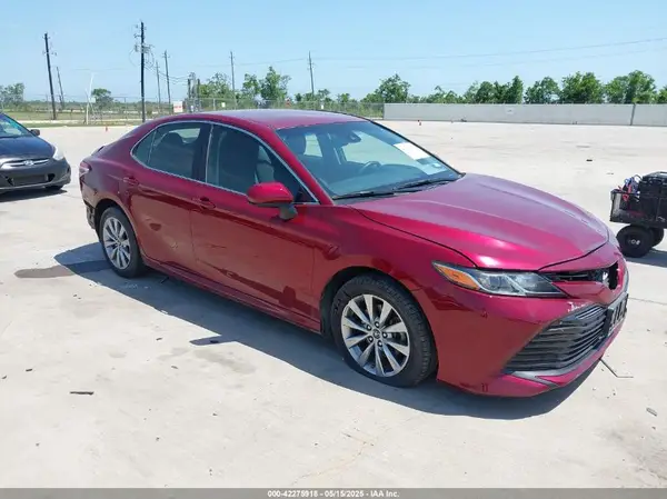 4T1B11HK5JU553251 2018 TOYOTA CAMRY - Image 1