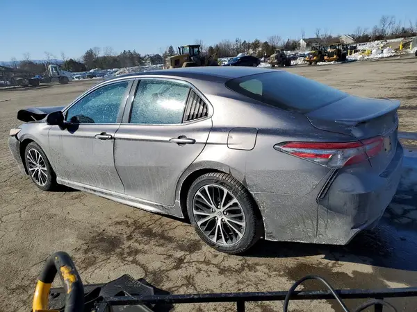 4T1B11HK5JU555324 2018 TOYOTA CAMRY - Image 2