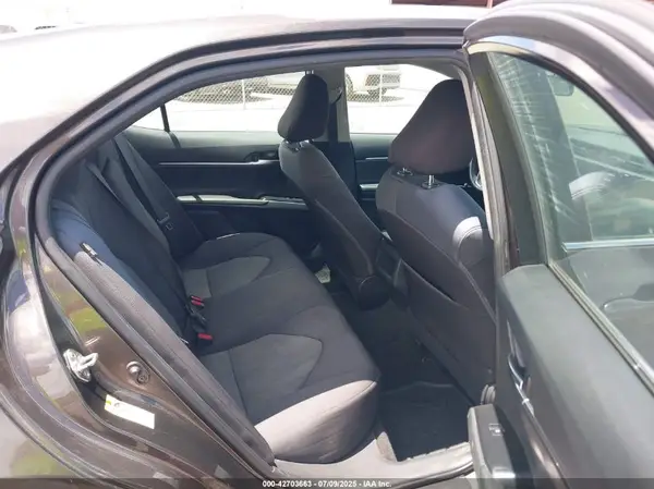 4T1B11HK5JU555632 2018 TOYOTA CAMRY - Image 8