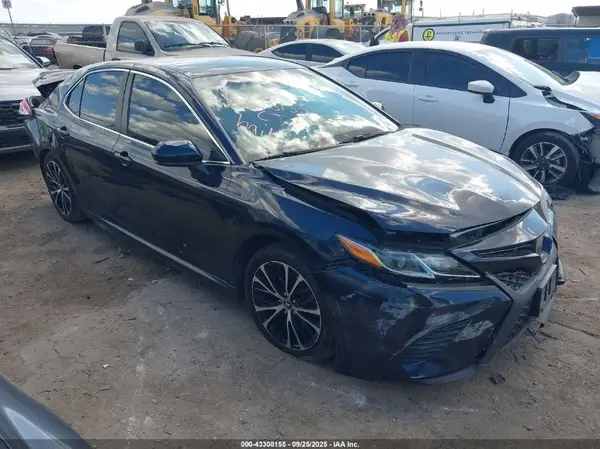 4T1B11HK5JU556196 2018 TOYOTA CAMRY - Image 1