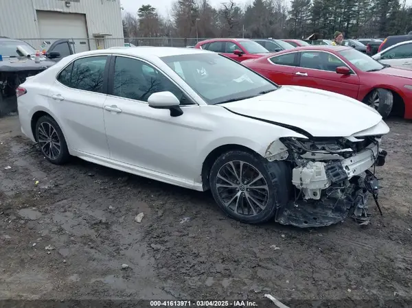 4T1B11HK5JU556361 2018 TOYOTA CAMRY - Image 1