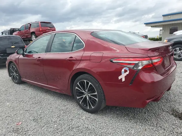4T1B11HK5JU557641 2018 TOYOTA CAMRY - Image 2