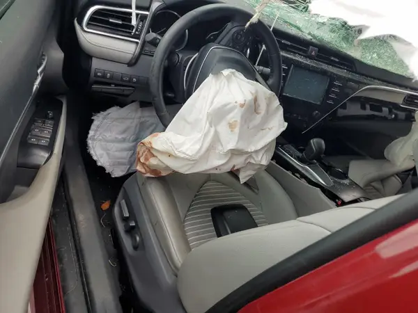 4T1B11HK5JU557736 2018 TOYOTA CAMRY - Image 8
