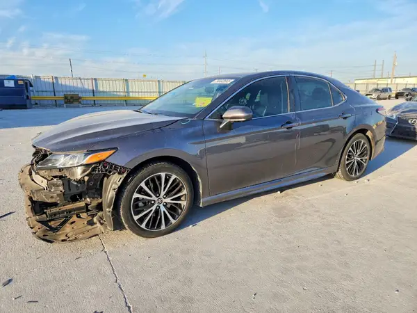 4T1B11HK5JU558613 2018 TOYOTA CAMRY - Image 1