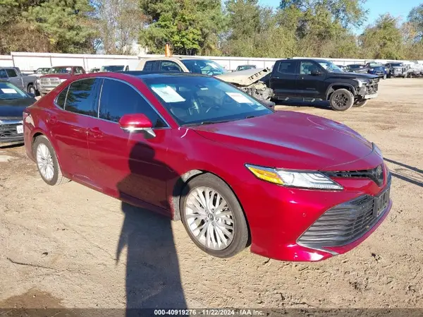 4T1B11HK5JU558627 2018 TOYOTA CAMRY - Image 1
