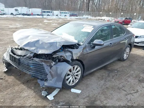 4T1B11HK5JU559292 2018 TOYOTA CAMRY - Image 2