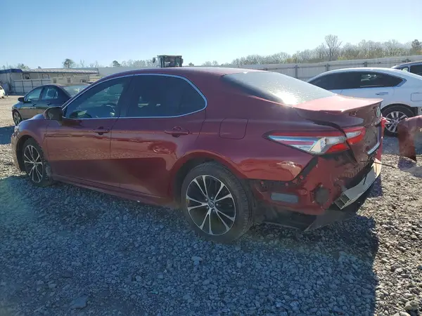 4T1B11HK5JU561379 2018 TOYOTA CAMRY - Image 2
