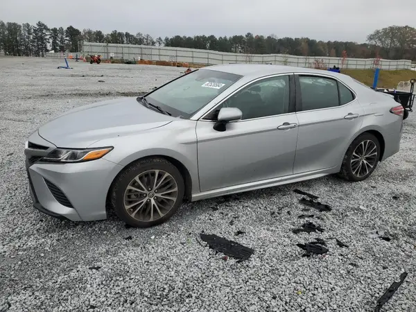 4T1B11HK5JU561477 2018 TOYOTA CAMRY - Image 1