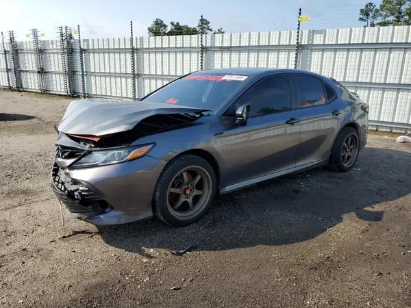 4T1B11HK5JU562872 2018 TOYOTA CAMRY - Image 1