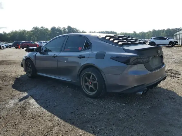 4T1B11HK5JU562872 2018 TOYOTA CAMRY - Image 2