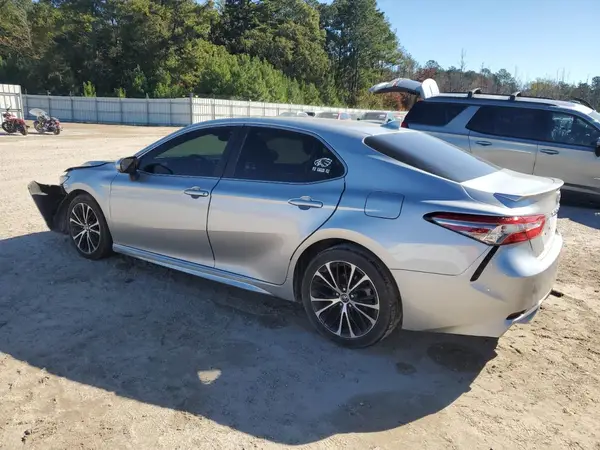 4T1B11HK5JU563844 2018 TOYOTA CAMRY - Image 2