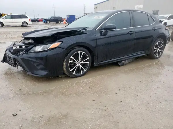 4T1B11HK5JU563987 2018 TOYOTA CAMRY - Image 1
