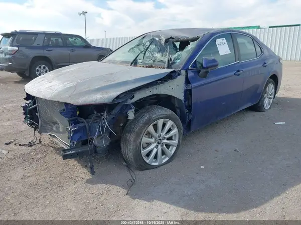 4T1B11HK5JU564475 2018 TOYOTA CAMRY - Image 2