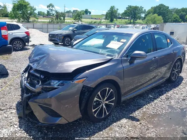 4T1B11HK5JU565125 2018 TOYOTA CAMRY - Image 2