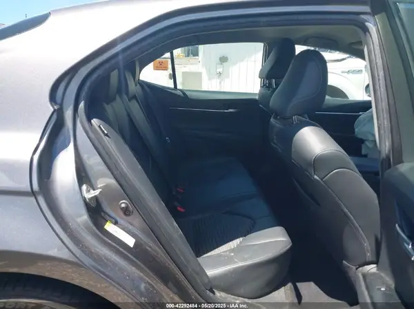 4T1B11HK5JU565125 2018 TOYOTA CAMRY - Image 8
