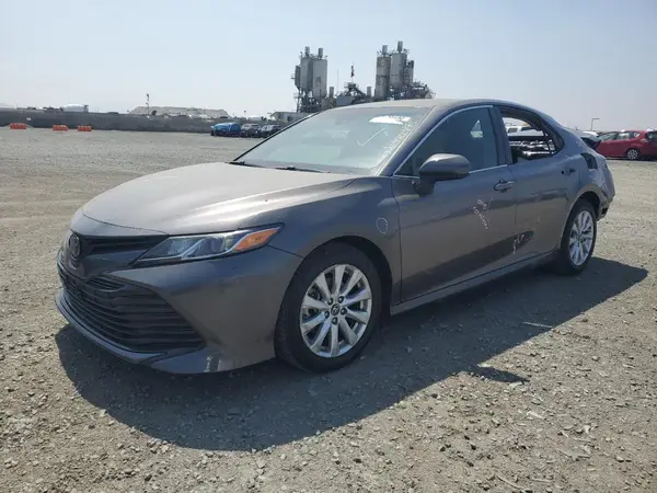 4T1B11HK5JU566257 2018 TOYOTA CAMRY - Image 1