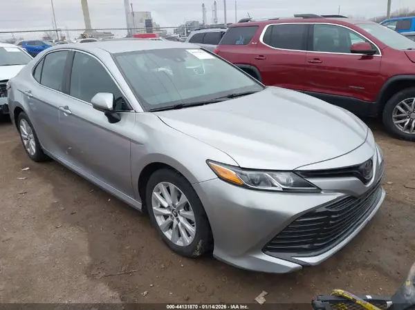 4T1B11HK5JU566291 2018 TOYOTA CAMRY - Image 1