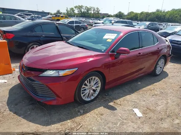 4T1B11HK5JU566520 2018 TOYOTA CAMRY - Image 2