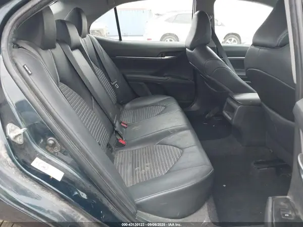 4T1B11HK5JU568123 2018 TOYOTA CAMRY - Image 8