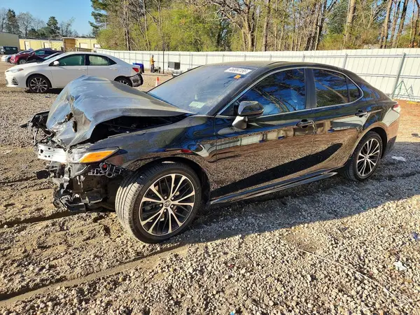 4T1B11HK5JU568199 2018 TOYOTA CAMRY - Image 1