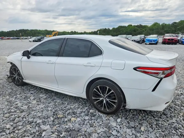 4T1B11HK5JU569238 2018 TOYOTA CAMRY - Image 2