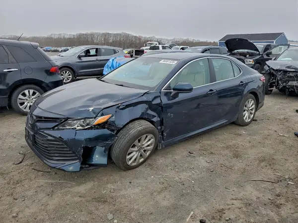 4T1B11HK5JU569319 2018 TOYOTA CAMRY - Image 1