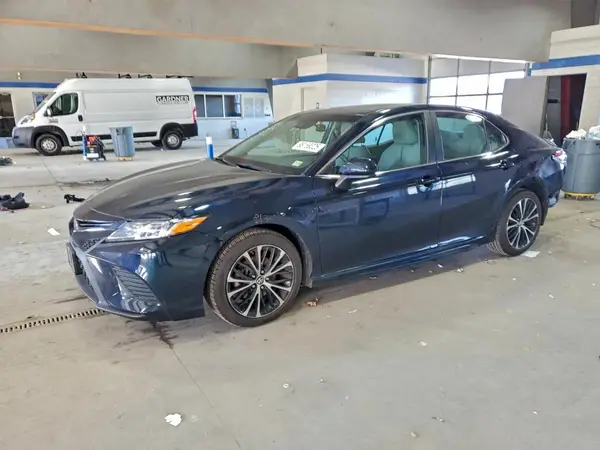 4T1B11HK5JU570969 2018 TOYOTA CAMRY - Image 1