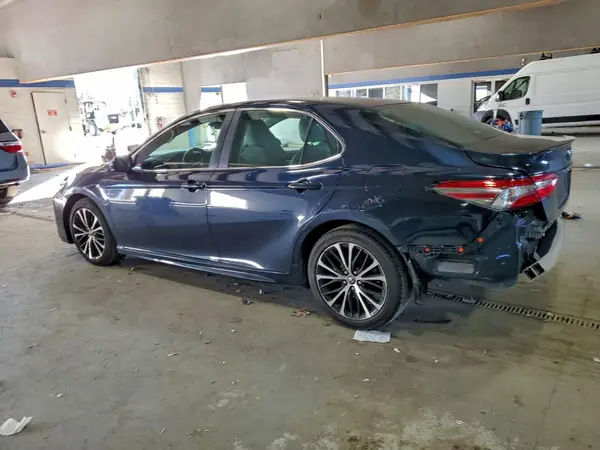4T1B11HK5JU570969 2018 TOYOTA CAMRY - Image 2