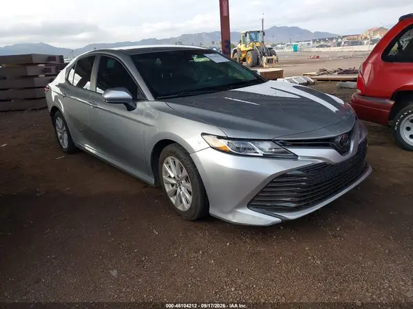 4T1B11HK5JU571314 2018 TOYOTA CAMRY - Image 1