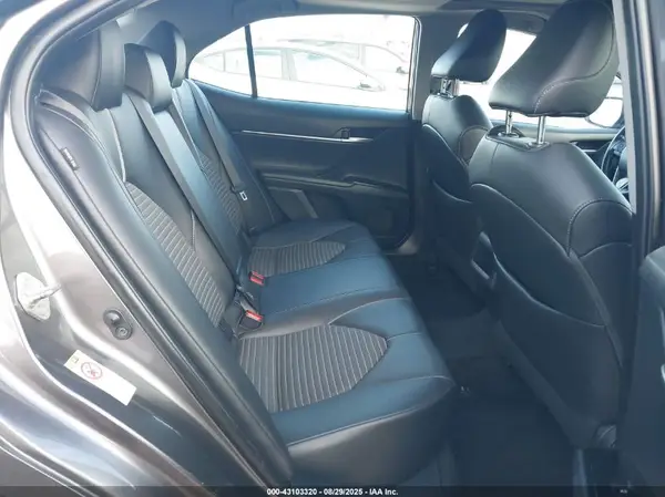 4T1B11HK5JU571748 2018 TOYOTA CAMRY - Image 8