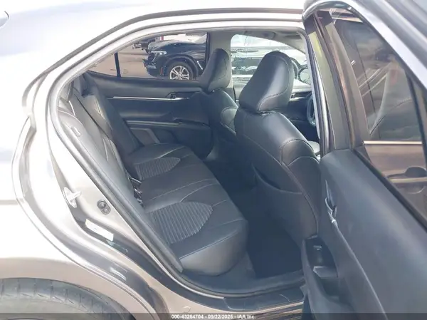 4T1B11HK5JU572463 2018 TOYOTA CAMRY - Image 8