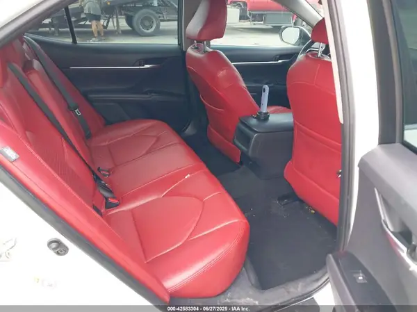 4T1B11HK5JU572608 2018 TOYOTA CAMRY - Image 8