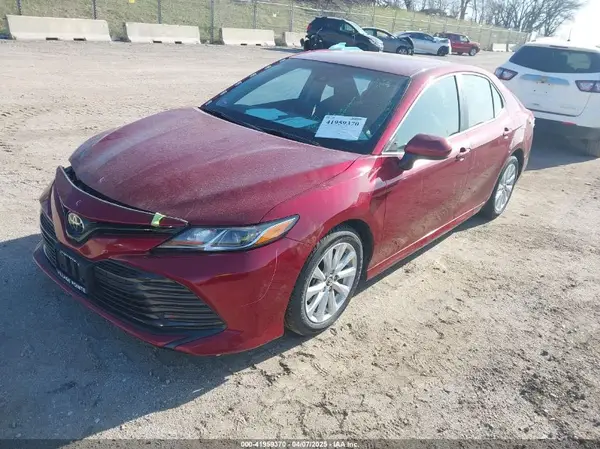 4T1B11HK5JU573094 2018 TOYOTA CAMRY - Image 2