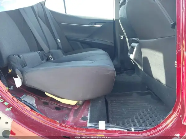 4T1B11HK5JU573094 2018 TOYOTA CAMRY - Image 8