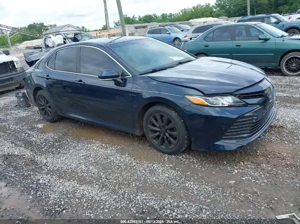 4T1B11HK5JU576030 2018 TOYOTA CAMRY - Image 1