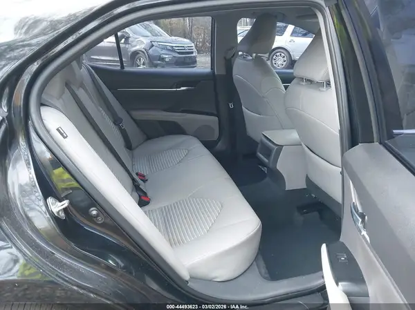 4T1B11HK5JU576691 2018 TOYOTA CAMRY - Image 8