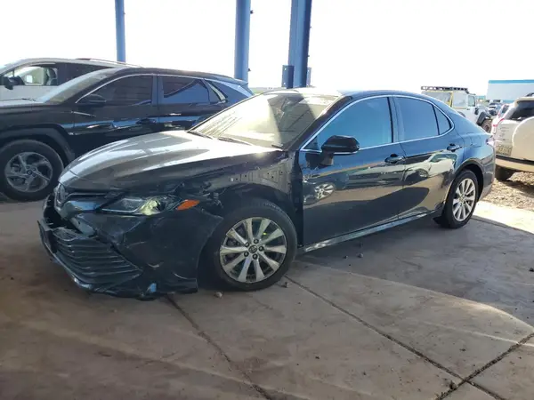 4T1B11HK5JU577209 2018 TOYOTA CAMRY - Image 1