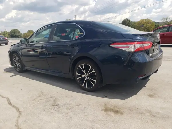 4T1B11HK5JU578215 2018 TOYOTA CAMRY - Image 2