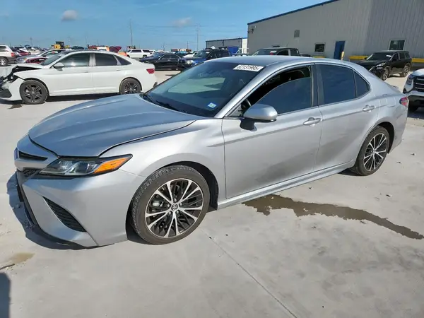 4T1B11HK5JU578537 2018 TOYOTA CAMRY - Image 1
