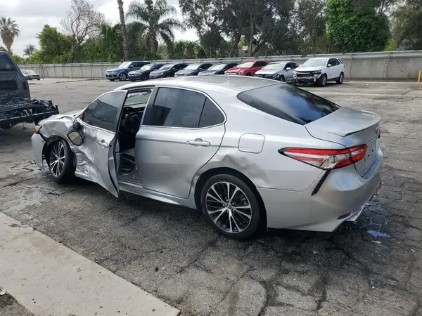 4T1B11HK5JU580045 2018 TOYOTA CAMRY - Image 2