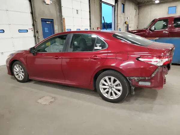 4T1B11HK5JU580238 2018 TOYOTA CAMRY - Image 2