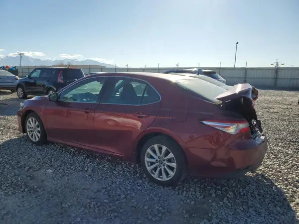 4T1B11HK5JU581406 2018 TOYOTA CAMRY - Image 2