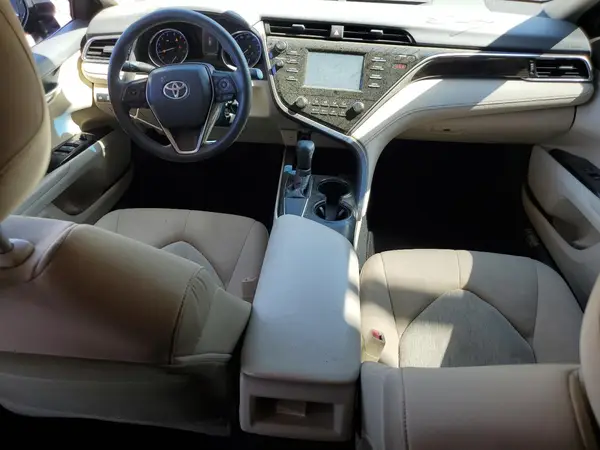 4T1B11HK5JU585164 2018 TOYOTA CAMRY - Image 8