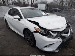4T1B11HK5JU585262 2018 TOYOTA CAMRY