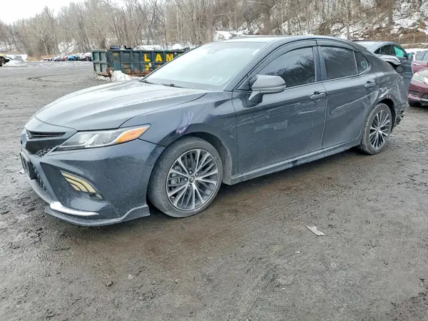 4T1B11HK5JU586413 2018 TOYOTA CAMRY - Image 1