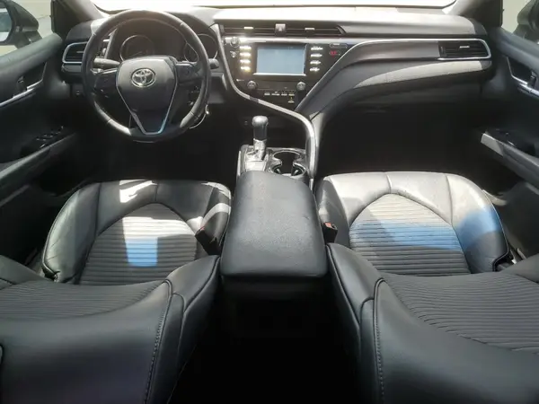 4T1B11HK5JU587612 2018 TOYOTA CAMRY - Image 8