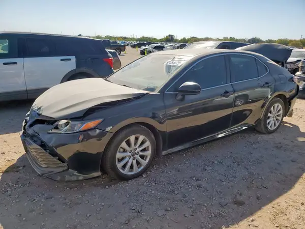 4T1B11HK5JU589036 2018 TOYOTA CAMRY - Image 1
