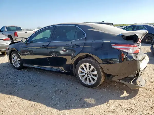 4T1B11HK5JU589036 2018 TOYOTA CAMRY - Image 2