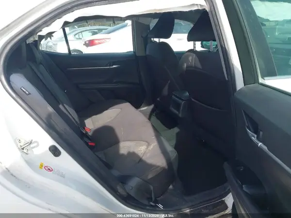 4T1B11HK5JU589716 2018 TOYOTA CAMRY - Image 8